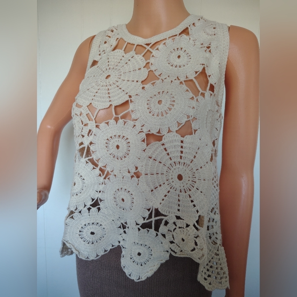 Rebellion Crochet Floral Tank Top - Cream Size S